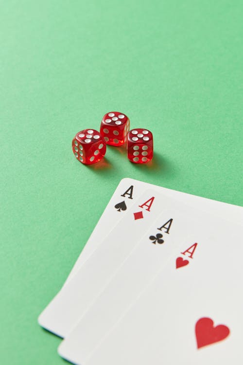 How Casinos Compete in Tourist Hubs